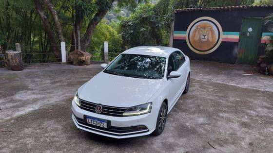 VOLKSWAGEN JETTA 1.4 16V TSI COMFORTLINE GASOLINA 4P TIPTRONIC VOLKSWAGEN JETTA 1.4 16V TSI COMFORTLINE GASOLINA 4P TIPTRONIC